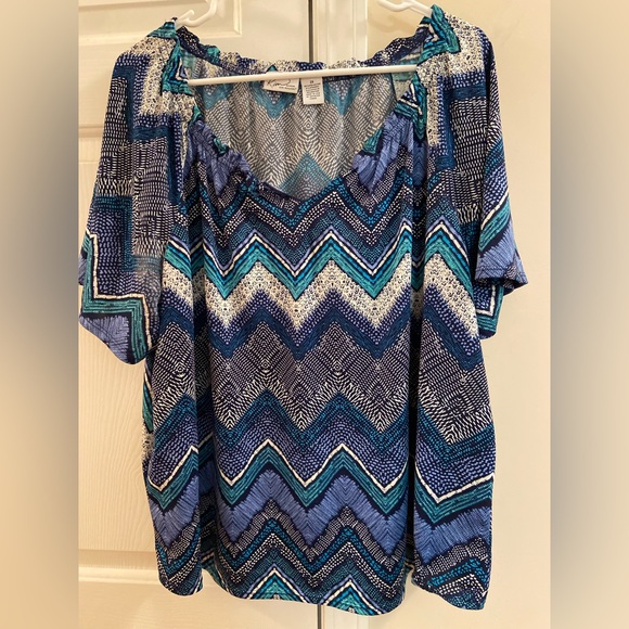 Kim Rogers Blue and White Chevron Blouse - Picture 1 of 5